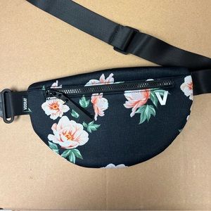 VOORAY Floral Belt Bag